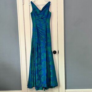 Theia evening event gown size 2 mermaid floral ruched designer formal wedding
